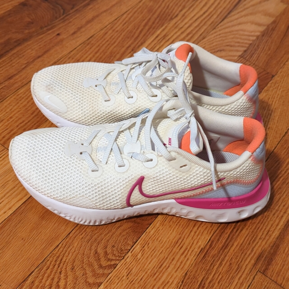 NIKE renew running sneakers 7.5 white/pink/light blue